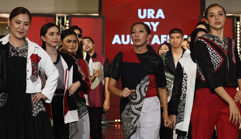 Busana Bertema Lacuna Karya Desainer Muda Aura Afilia Azzahra Meriahkan SFW 2021 - Bagian 1