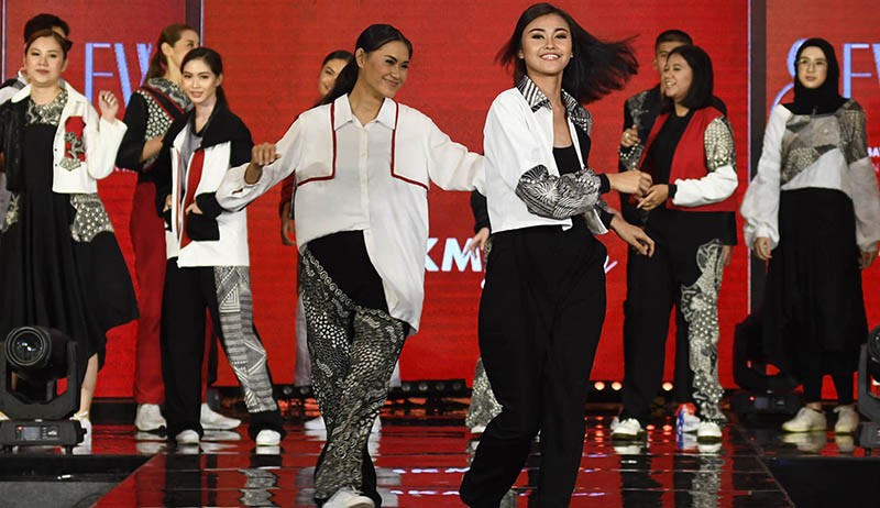 Busana Bertema Lacuna Karya Desainer Muda Aura Afilia Azzahra Meriahkan SFW 2021 - Bagian 2