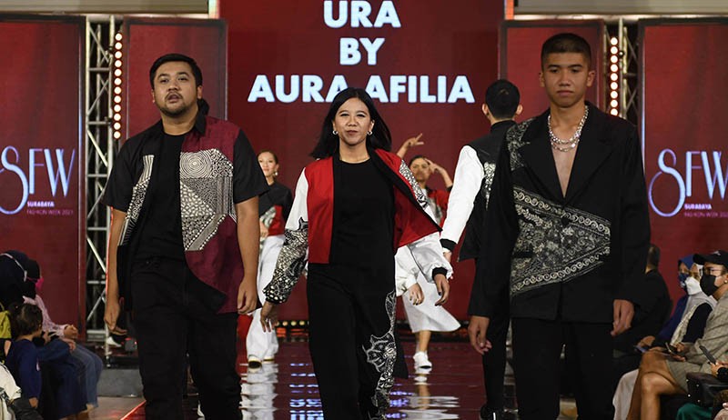 Busana Bertema Lacuna Karya Desainer Muda Aura Afilia Azzahra Meriahkan SFW 2021 - Bagian 3