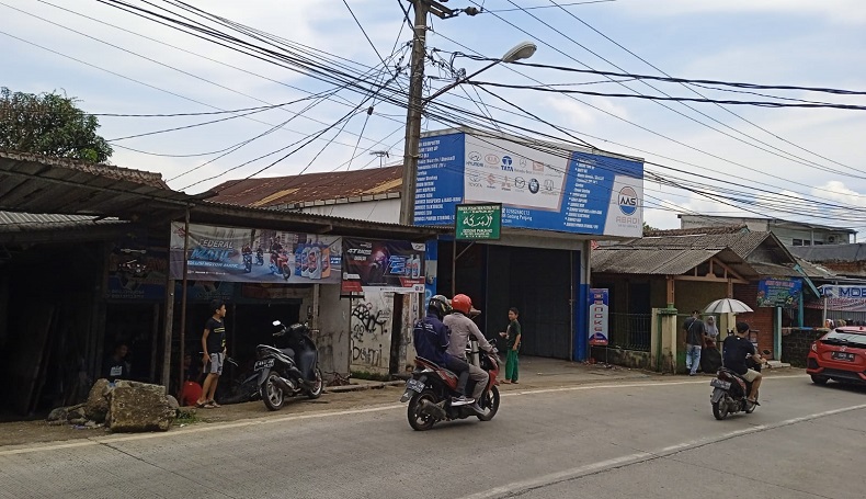 title Diduga Geng Motor, Gerombolan Orang Tak Dikenal Bentrok dengan Warga di Sukabumi Diduga Geng Motor, Gerombolan Orang Tak Dikenal Bentrok dengan Warga di Sukabumi