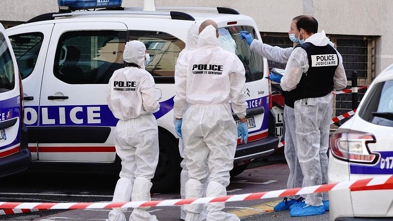 Tikam Polisi di Mobil Patroli, Imigran Aljazair Ini Kritis usai Ditembak