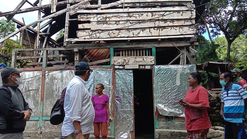 Rumah 2 Janda di Maluku Tenggara Direnovasi Bupati, Kondisi Sudah Hampir Roboh