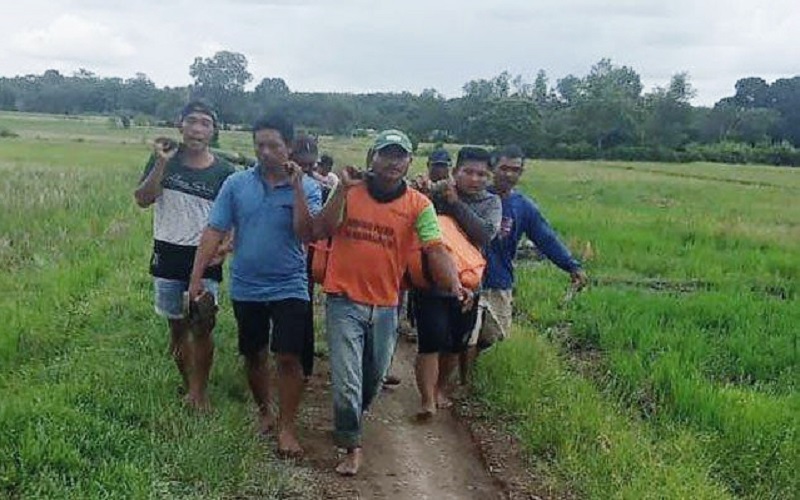 title Pasutri Hilang 2 Hari, Suami Ditemukan Tewas dalam Sungai Mancak Pasutri Hilang 2 Hari, Suami Ditemukan Tewas dalam Sungai Mancak