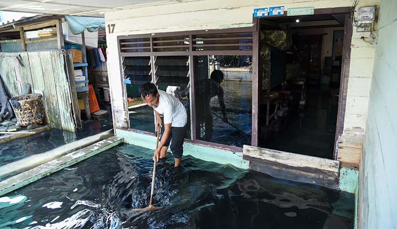 Puluhan Ribu Kepala Keluarga Terdampak Banjir Rob di Medan - Bagian 2