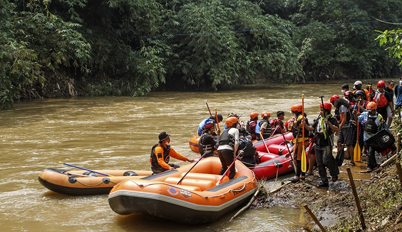 Susur Sungai Ciliwung, Edukasi Masyarakat Tentang Kepedulian Lingkungan - Bagian 2