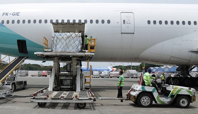 4 Juta Vaksin Sinovac Tahap 115 Tiba di Bandara Soekarno Hatta - Bagian 2