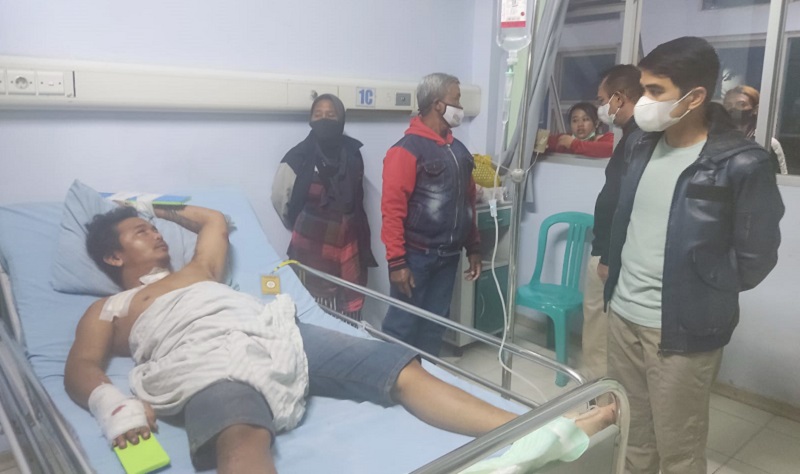 Dibacok Orang Tak Dikenal, Pria di Mojokerto Terkapar Bersimbah Darah 