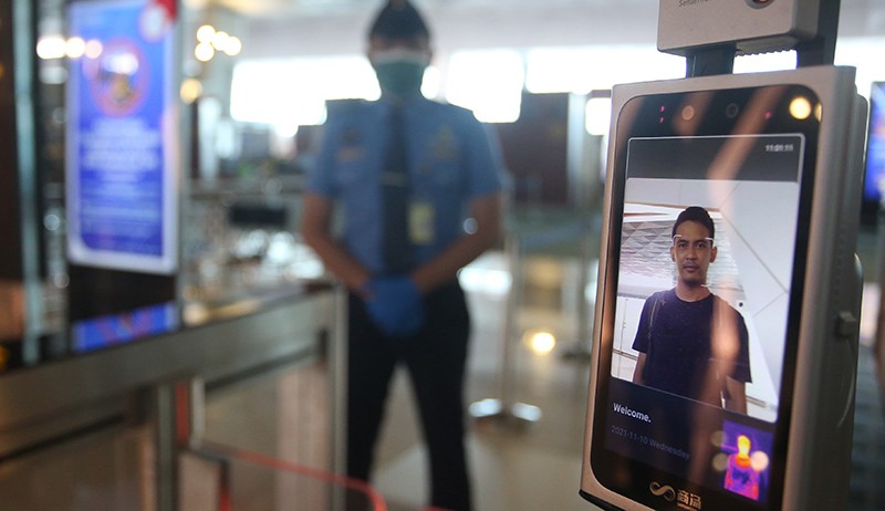 Bandara Soekarno Hatta Uji Coba Alat Pemindai Wajah Penumpang - Bagian 1