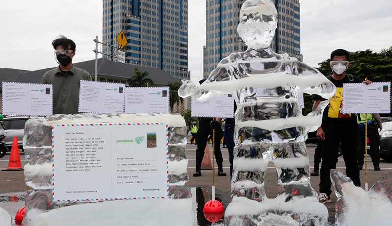Aksi Greenpeace Kirim 1.000 Kartu Pos Rakyat untuk Presiden Jokowi - Bagian 2
