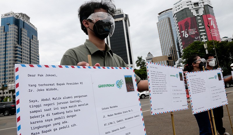 Aksi Greenpeace Kirim 1.000 Kartu Pos Rakyat untuk Presiden Jokowi - Bagian 3