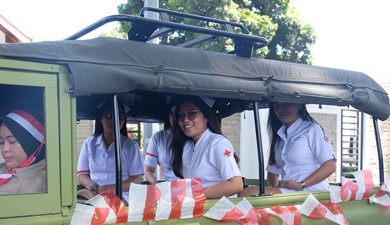 Pawai Kendaraan Klasik Peringati Hari Pahlawan - Bagian 3