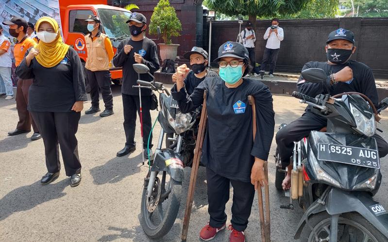 Cerita Haru Penyandang Disabilitas Berjibaku Bantu Korban di Daerah Bencana  