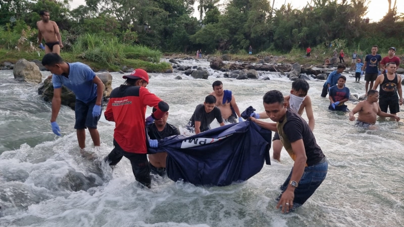Tersangkut di Batu, Bocah yang Terseret Arus Sungai di Padang Ditemukan Meninggal