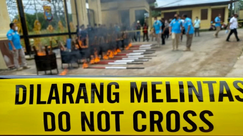 Musnahkan Barang Bukti, Polda Lampung Bakar Sabu, Ganja dan Tembakau Sintetis