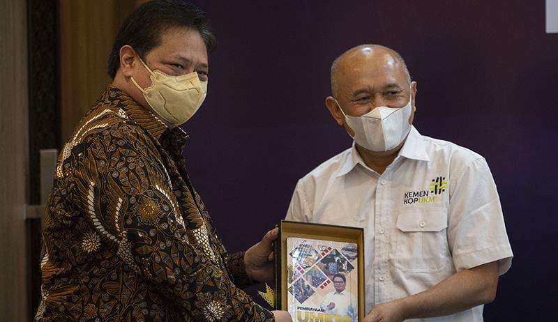 Airlangga Hartarto Luncurkan Buku Pembiayaan UMKM - Bagian 2