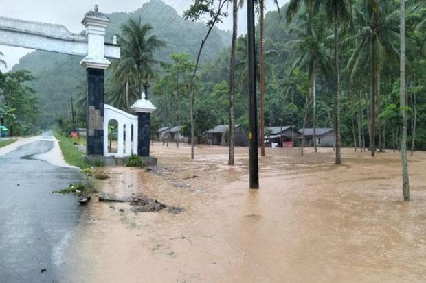 Kampung Nelayan Sadeng di Gunungkidul Diterjang Banjir
