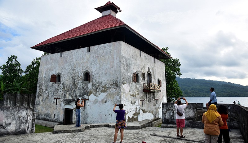 Mengunjungi Benteng Amsterdam Peninggalan Belanda di Kabupaten Maluku Tengah - Bagian 1
