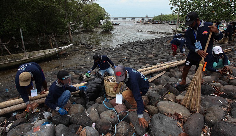 TNI AL Ajak Masyarakat Ciptakan Wilayah Maritim yang Bersih - Bagian 2