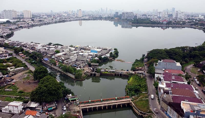 Daya Tampung Waduk Pluit Jadi Kunci Penanganan Banjir Jakarta - Bagian 1