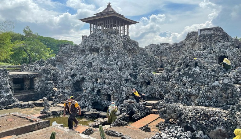 Objek Wisata Goa Sunyaragi Cirebon Tutup Akhir Pekan Ini, Ada Apa?
