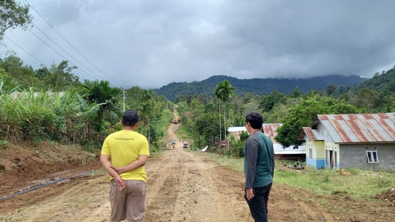 title Dorong Pertumbuhan Ekonomi di Perbatasan, Pembangunan Jalan Lingkar Tolinggula  Mendesak Dipercepat Dorong Pertumbuhan Ekonomi di Perbatasan, Pembangunan Jalan Lingkar Tolinggula  Mendesak Dipercepat