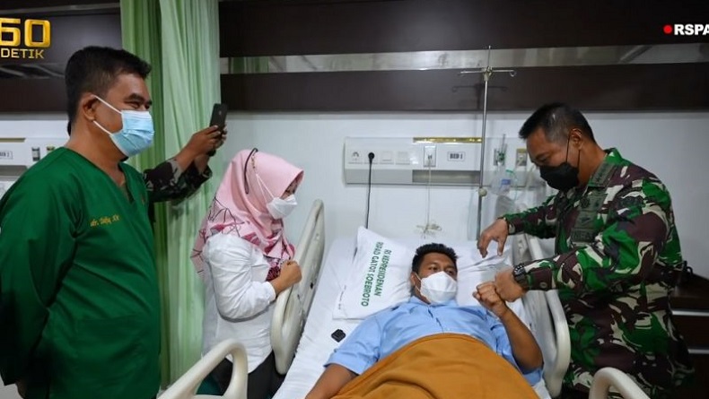 title Jenderal TNI Andika Semangati Prajurit Tertembak KKB di Puncak Papua Jenderal TNI Andika Semangati Prajurit Tertembak KKB di Puncak Papua