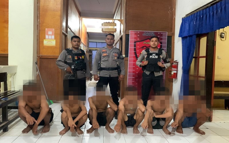 title Bikin Onar dan Lukai Pejalan Kaki, 6 Remaja Mabuk di Sumbawa Ditangkap Polisi  Bikin Onar dan Lukai Pejalan Kaki, 6 Remaja Mabuk di Sumbawa Ditangkap Polisi