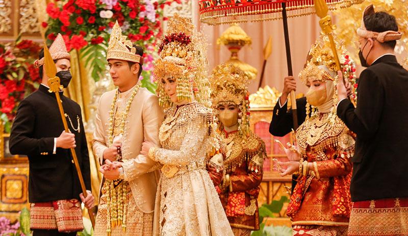 Momen Pernikahan Ria Ricis-Teuku Ryan dengan Adat Palembang, Ridwan Kamil Jadi Saksi - Bagian 4