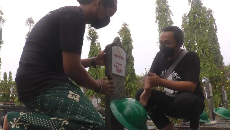 Mengharukan, Santri Jalanan Ziarahi Makam Pahlawan Tanpa Nama di TMP Semarang