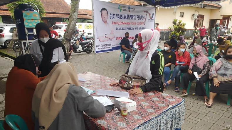 title Ikuti Vaksinasi Massal, Warga Pabelan: Ini Aksi Nyata Partai Perindo untuk Rakyat Ikuti Vaksinasi Massal, Warga Pabelan: Ini Aksi Nyata Partai Perindo untuk Rakyat