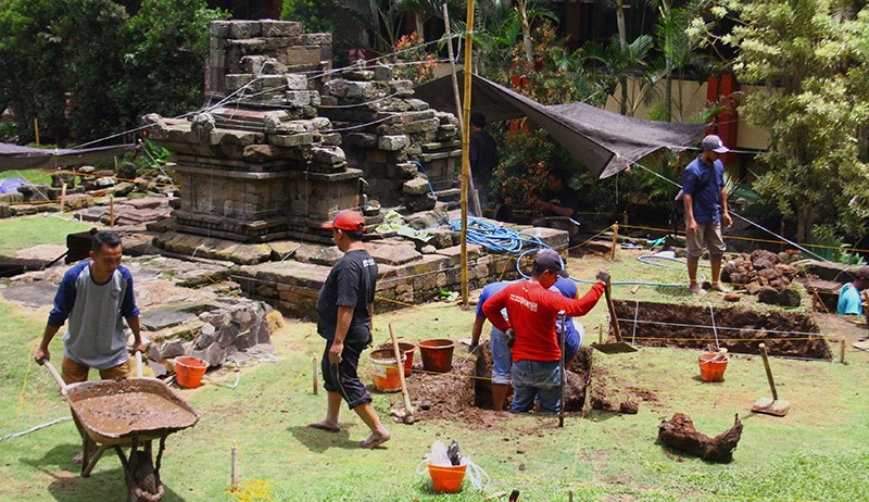 Ekskavasi Candi Songgoriti Tempat Pemandian Kerajaan Mataram Kuno Abad 9 - Bagian 1