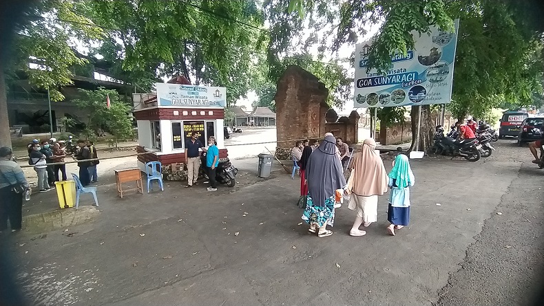 title Goa Sunyaragi Keraton Kasepuhan Cirebon Tutup, Wisatawan Kecewa Goa Sunyaragi Keraton Kasepuhan Cirebon Tutup, Wisatawan Kecewa