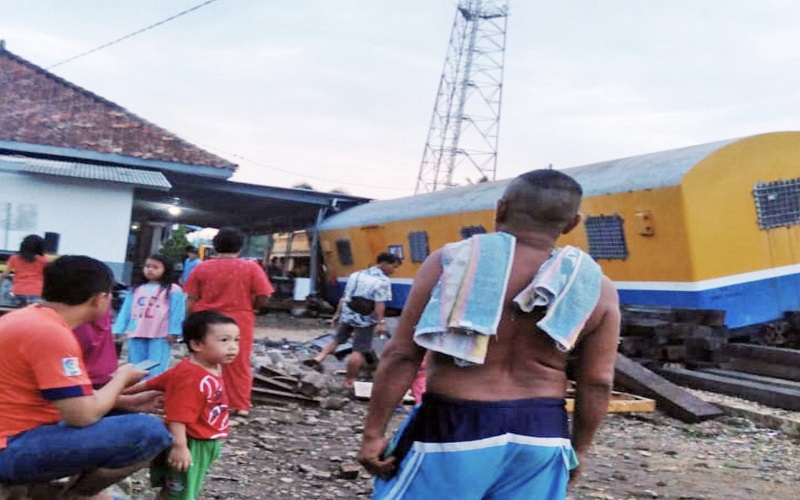 Kereta Api Anjlok di Peninjauan OKU Sumsel, Jalur ke Lampung Terganggu 