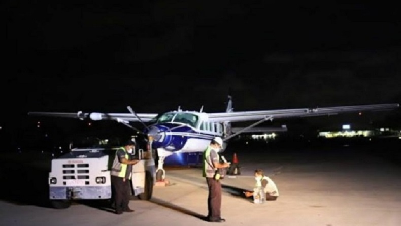 Pesawat Dimonim Air Pecah Ban di Bandara Ngurah Rai Bali