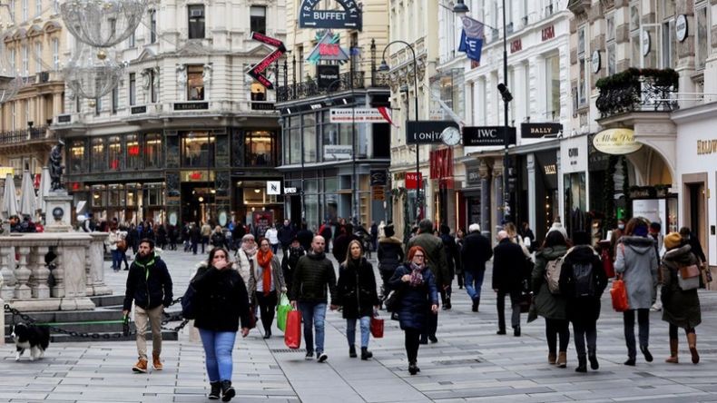  Di Negara Ini Warga yang Belum Vaksin Covid-19 Tak Boleh Keluar Rumah