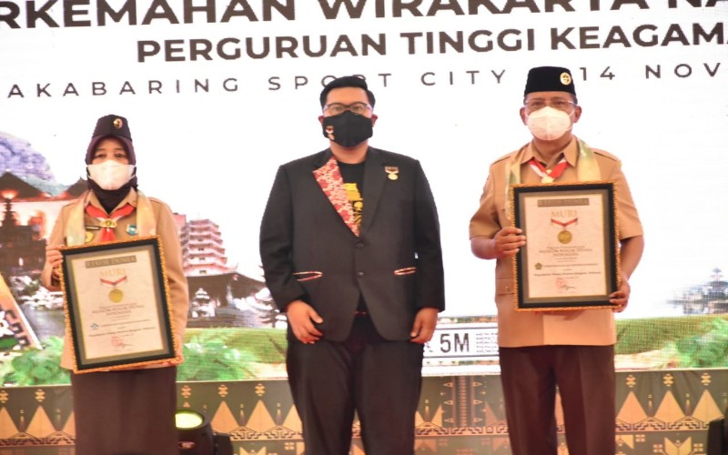 title PWN PTK XV 2021 Pecahkan Rekor MURI Pantun Moderasi Beragama Terbanyak PWN PTK XV 2021 Pecahkan Rekor MURI Pantun Moderasi Beragama Terbanyak