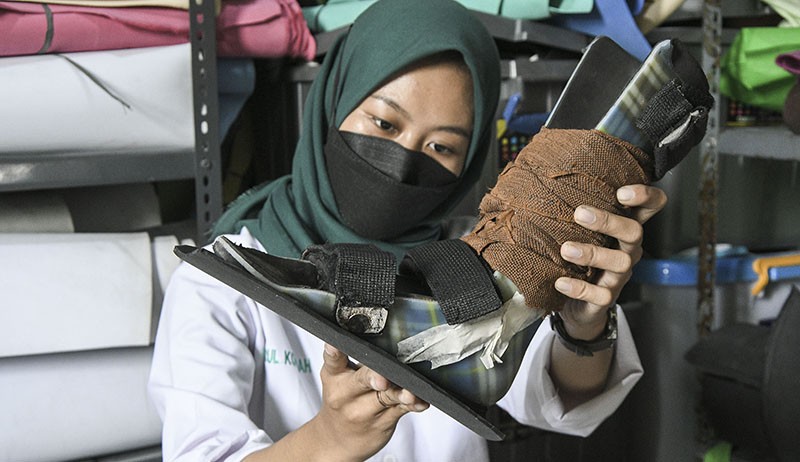 Pembuatan Kaki Palsu di Bekasi, Dijual hingga Puluhan Juta Rupiah - Bagian 2