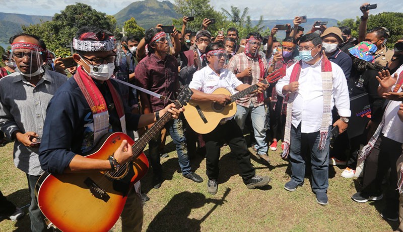 Menteri Sandiaga Berikan Sepasang Kerbau untuk Bangkitkan Perekonomian Masyarakat Desa Huta Tinggi - Bagian 4