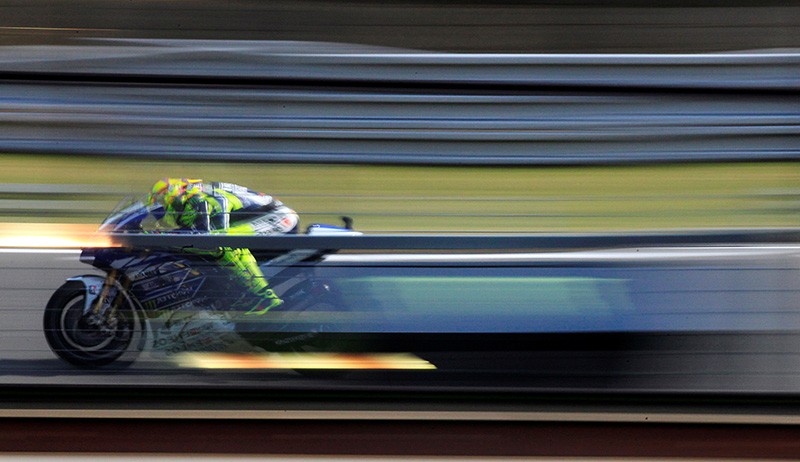 Aksi Gila Valentino Rossi, Sang Legenda MotoGP di Atas Motor Balap - Bagian 3