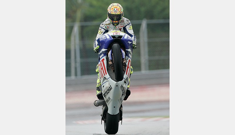 Aksi Gila Valentino Rossi, Sang Legenda MotoGP di Atas Motor Balap - Bagian 2