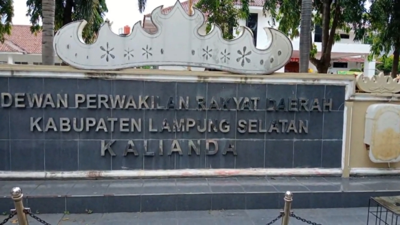 title Anggota DPRD di Lampung Selatan Jadi Tersangka Penipuan Proyek Anggota DPRD di Lampung Selatan Jadi Tersangka Penipuan Proyek