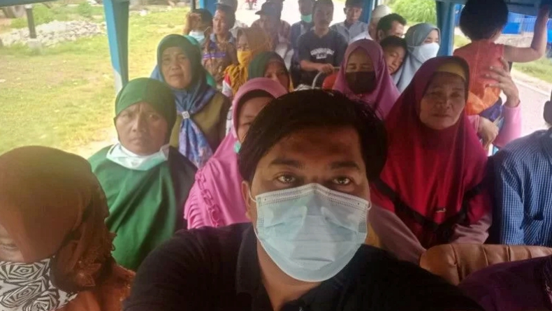 Cerita 2 Polisi di Sumbar Sewa Odong-Odong untuk Transportasi Warga saat Vaksin