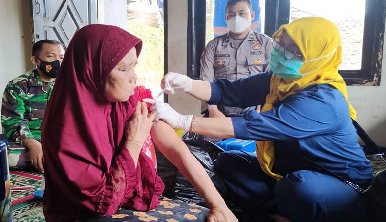 Dokumentasikan Vaksinasi, Hadiah Rp300 Juta Menanti bagi Nakes di Garut  