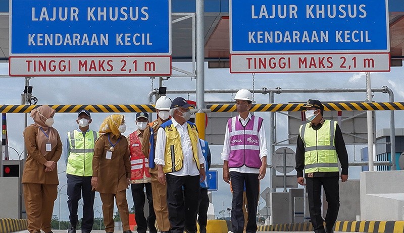 Presiden Jokowi Resmikan Jalan Tol Serang Panimbang Seksi I Sepanjang 26,5 Km - Bagian 2