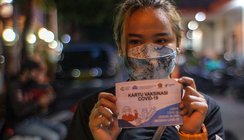 Polsek Cibinong Sediakan Layanan Vaksinasi Covid-19 hingga Malam Hari - Bagian 2