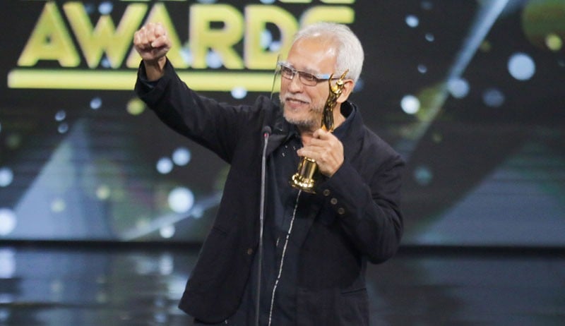 Iwan Fals Raih Penghargaan Lifetime Achievement AMI Awards 2021 - Bagian 2