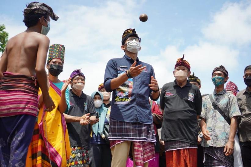 Jelang Superbike 2021, Sandiaga Uno Berikan Hadiah Fasilitas Homestay di Desa Senaru 