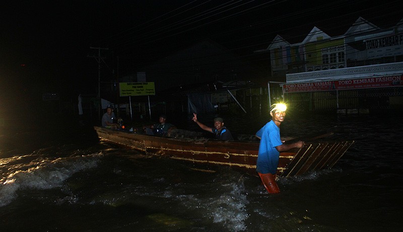 Sintang Gelap Gulita, Listrik Padam Selama Banjir  - Bagian 2