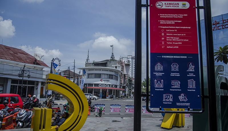 Jalan Braga Bandung Dijadikan Kawasan Tanpa Rokok - Bagian 2
