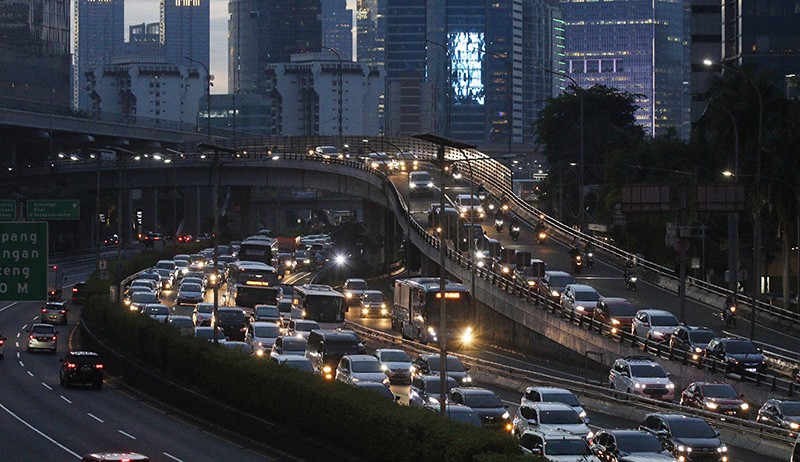 PPKM Level 1, Lalu Lintas Wilayah Jakarta Meningkat 40 Persen - Bagian 1